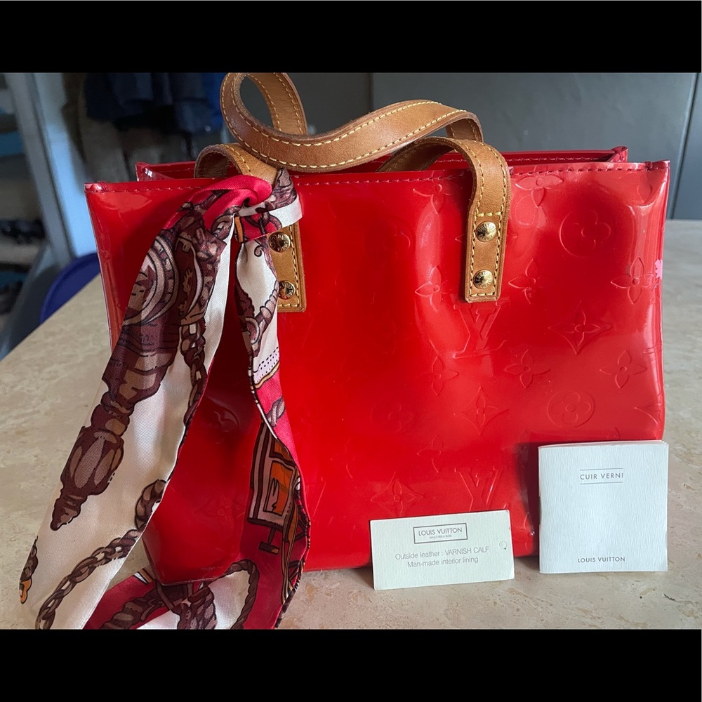 100%, authentic Louis Vuitton Cuir Vernis
